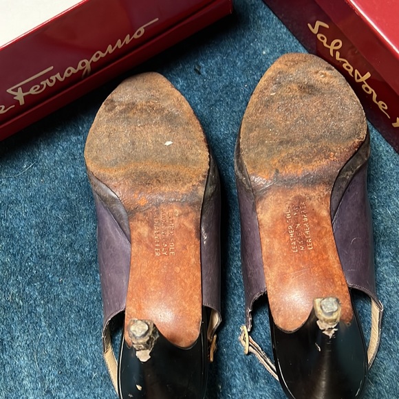 Vintage Authentic Salvatore Ferragamo shoes in size 7 1/2 B - Picture 2 of 2